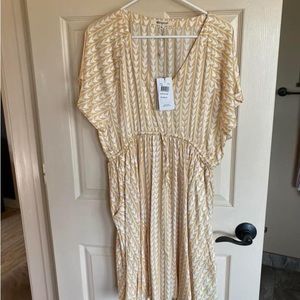 Mama L NWT Ripcurl dress/coverup Retails for $60 $40FF shipped 😻🐶🚭